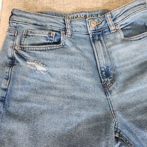 American Eagle High Waisted Mom Jean Size 6 Short